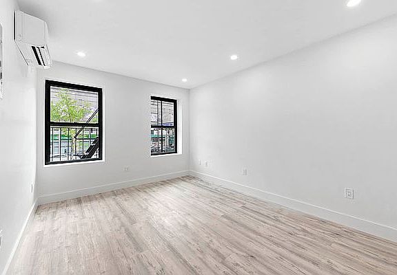 5th image of 145 E 30th St APT 12