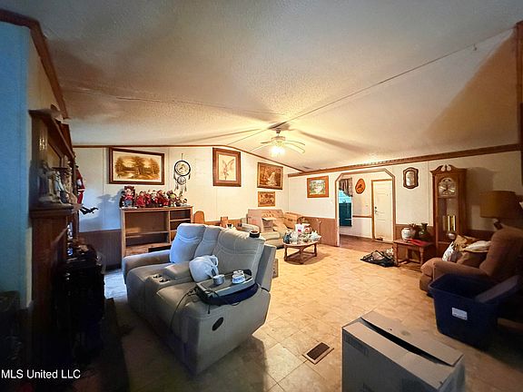 3rd image of 2329 Big Creek Dr SW