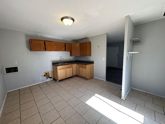 5th image of 801 Knollcrest Dr