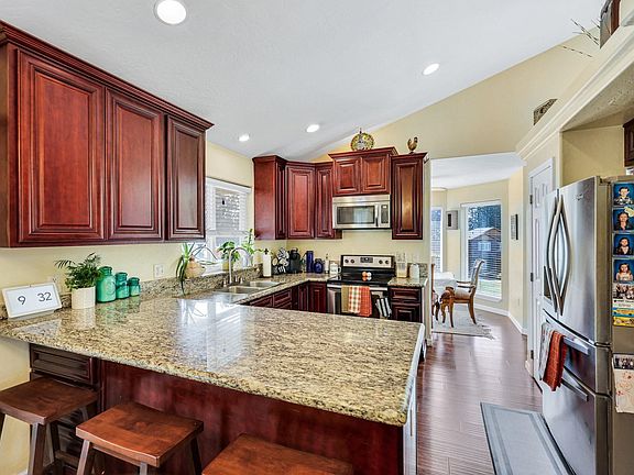 2nd image of 5808 N Hermosa Cir