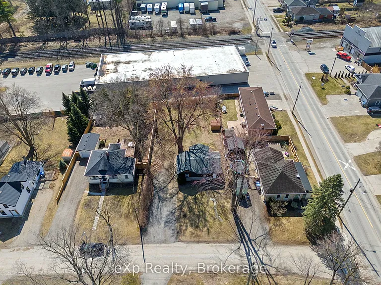 236 Sydenham St — Photo 45