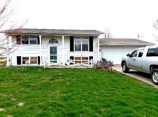 2465 E Little Bear Rd, Connersville, IN 47331