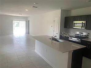 3 bed, 2.0 bath, 1444 sqft, $1,950 — Photo 3