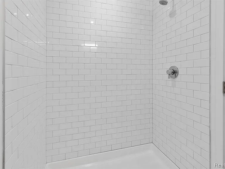 655 W Willis St #304 — Photo 21