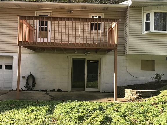 2nd image of 1014 1/2 Hadley Ln