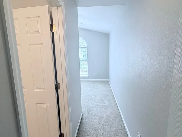 1635 Corey Wood Cir — Photo 2