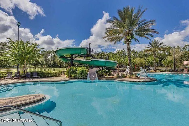 526 Richmond Dr — Photo 24