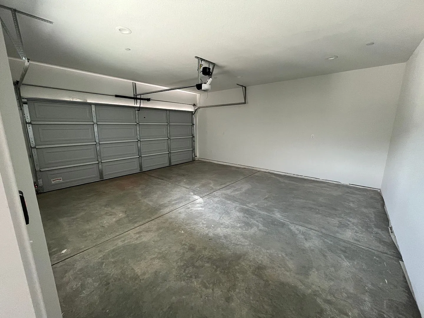 Brand New Build on Old Alturas - ALL Electric with City of Redding Solar! — Photo 2