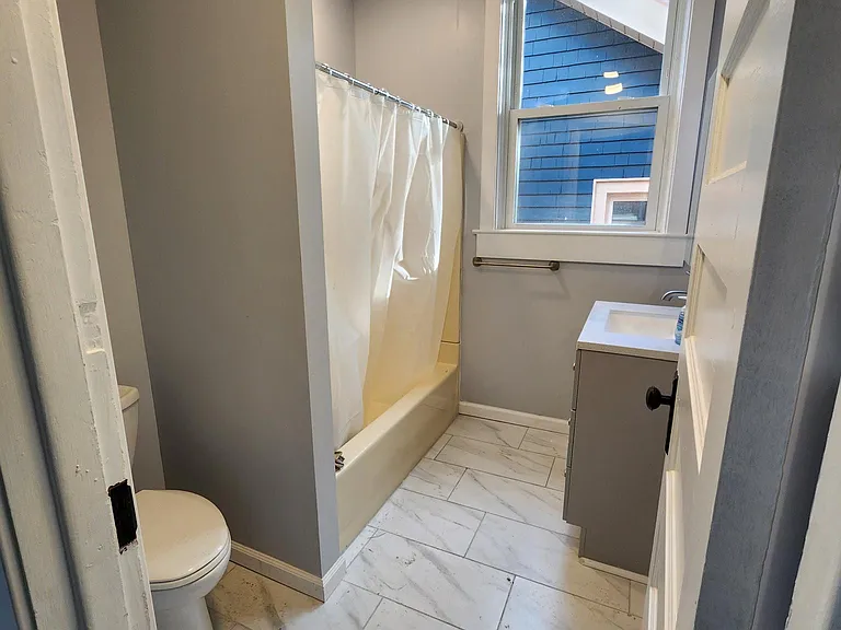 148 S Bryant Ave #2 — Photo 5