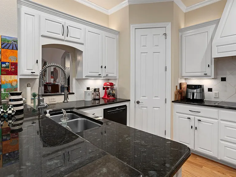 3714 Clarke Ave — Photo 19