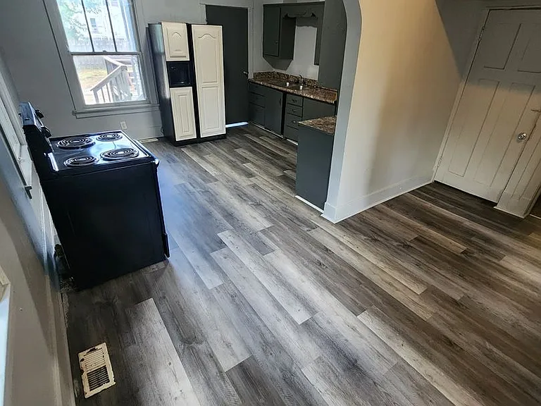 6010 Florence Blvd — Photo 13