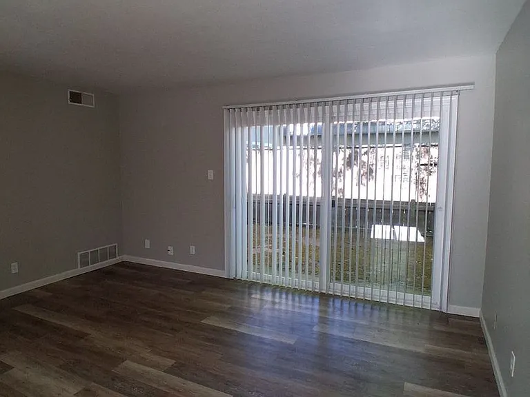 3319 E. Fairmont Ave. — Photo 5
