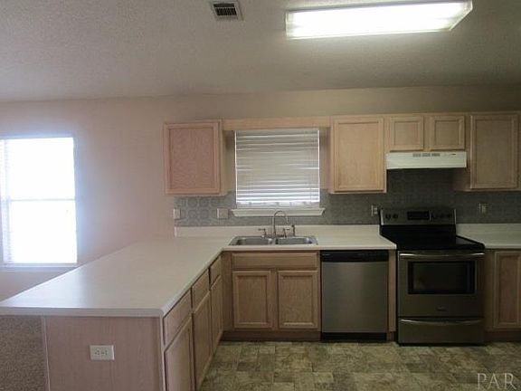 3rd image of 8067 Heirloom Dr