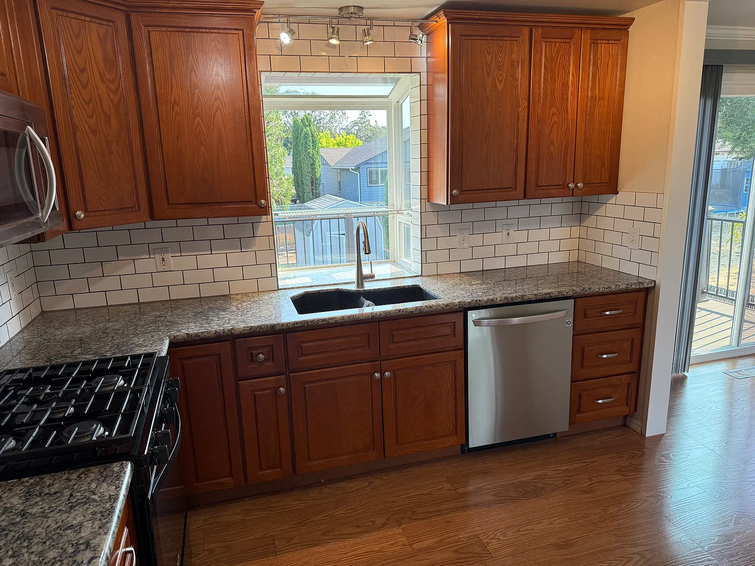 4 bed, 1734 sqft, $3,400 — Photo 4