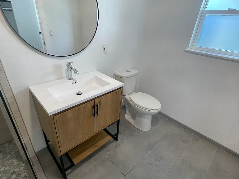 1066 Robinson Ave #2R — Photo 14