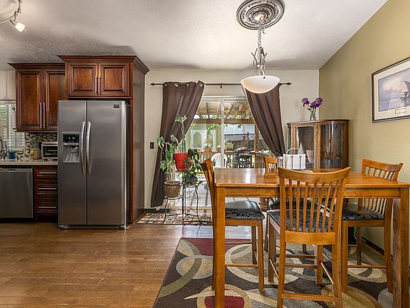 5th image of 900 E Ladd St