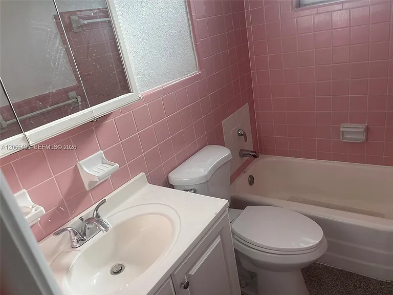 1400 N 16th Ave #2 — Photo 5