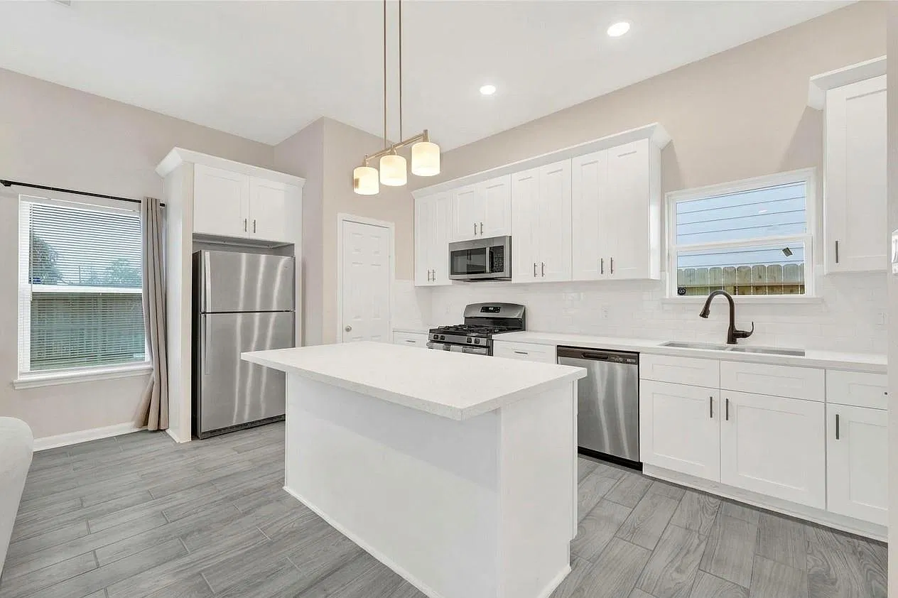 3 bed, 2.5 bath, 1627 sqft, $1,999 — Photo 4
