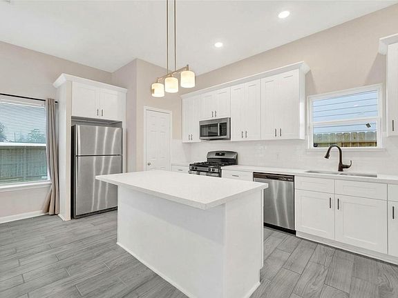 4th image of 6320 Laura Koppe Rd