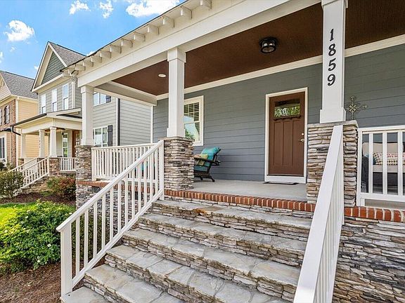 2nd image of 1859 Lake Glen Dr