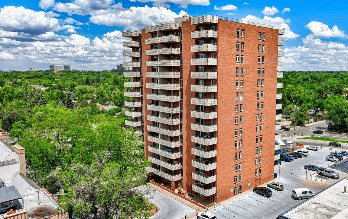 Liongate Apartments — Photo 1