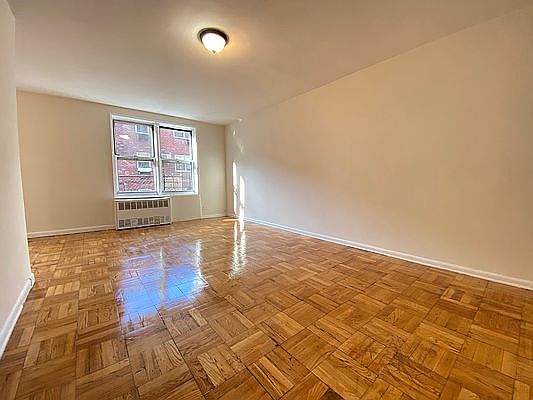 2nd image of 38-15 Bowne St #1Z