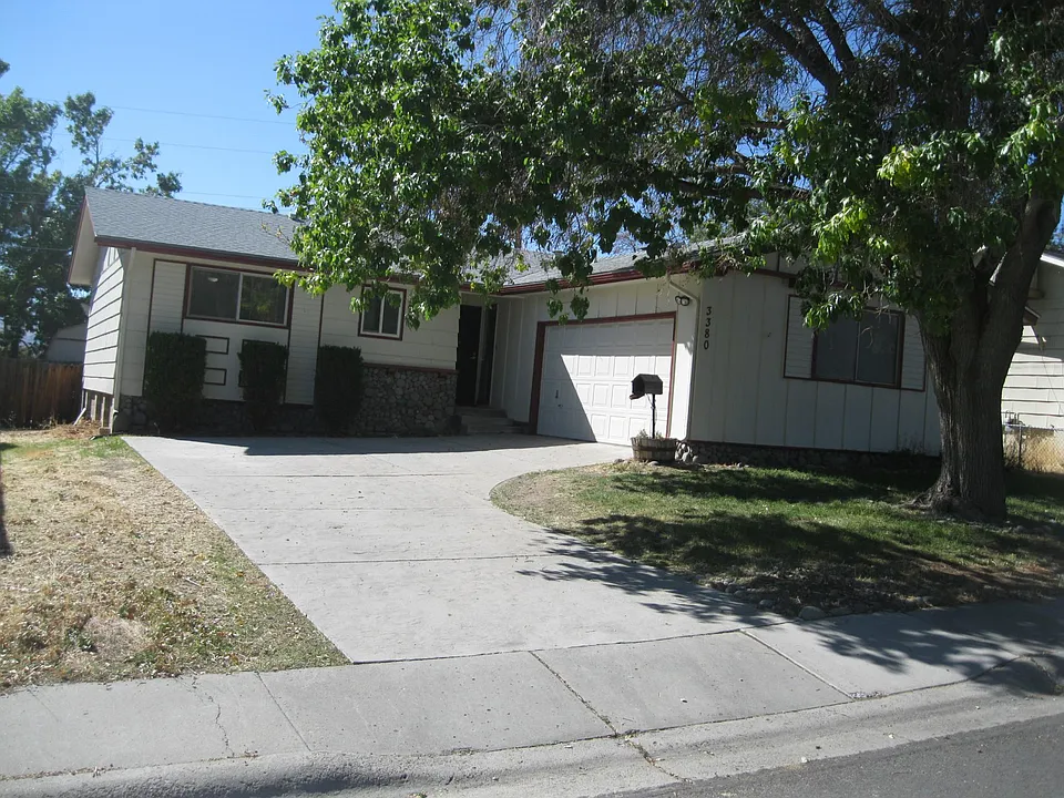 3380 Berthoud Ln