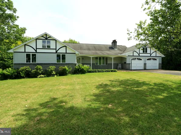 117 Mill St, Millheim, PA 16854