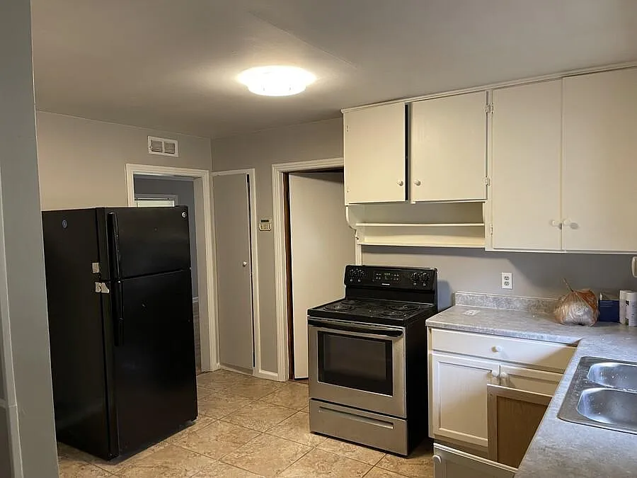 3 bed, 1215 sqft, $1,150 — Photo 3