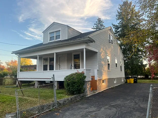 11 Main Blvd