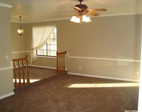 4th image of 254 S Royal Ann Cir