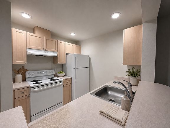 3rd image of 5901 Roosevelt Way NE #210