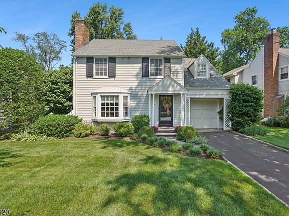 2nd image of 66 Springbrook Rd