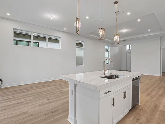 4th image of 2753 SE Ashfield Drive