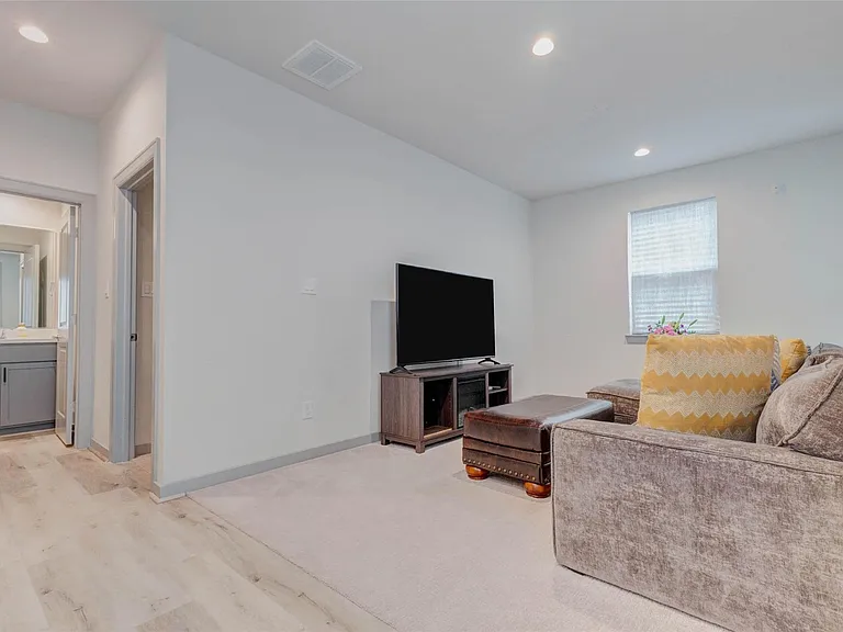 4502 Buck St — Photo 10