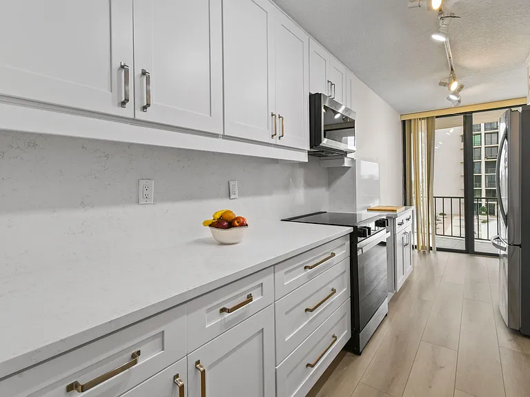 4200 N Ocean Dr #1 — Photo 31