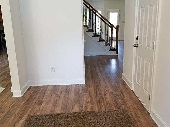 5th image of 692 Autumn Meadow Dr