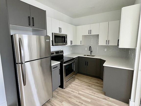 3rd image of 1845 Hartranft St #205