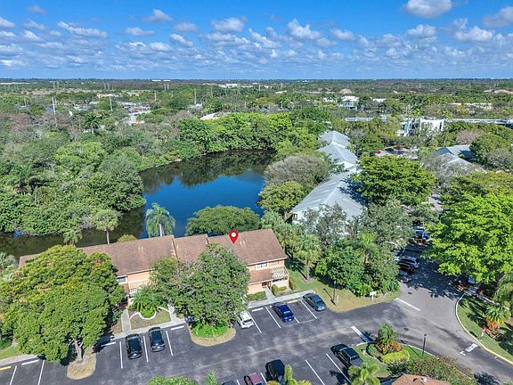 4th image of 3815 Carambola Circle #28108