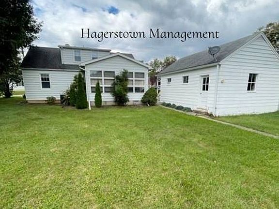 3rd image of 11021 Rosewood Dr