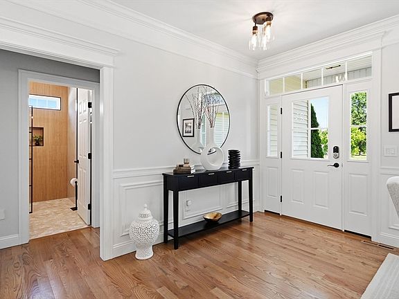4th image of 112 Farmington Cir
