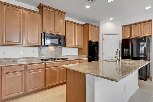 7110 Purple Iris Ave Photo 1