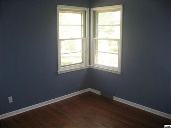5th image of 2203 Merriam Ln
