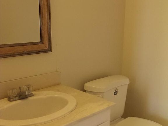 4th image of 368 America Ave