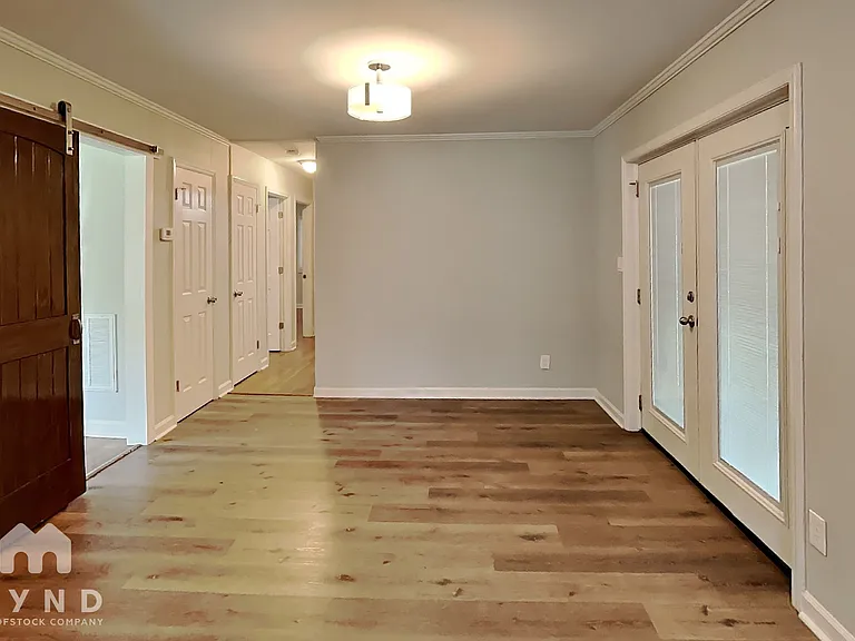 6143 Castle Ct — Photo 9