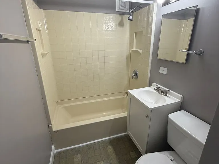 4705 S Anthony Blvd — Photo 2