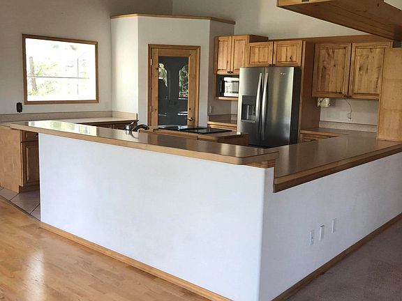 2nd image of 650 S Foys Lake Dr