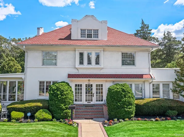 399 Ocean Avenue, Massapequa, NY 11758
