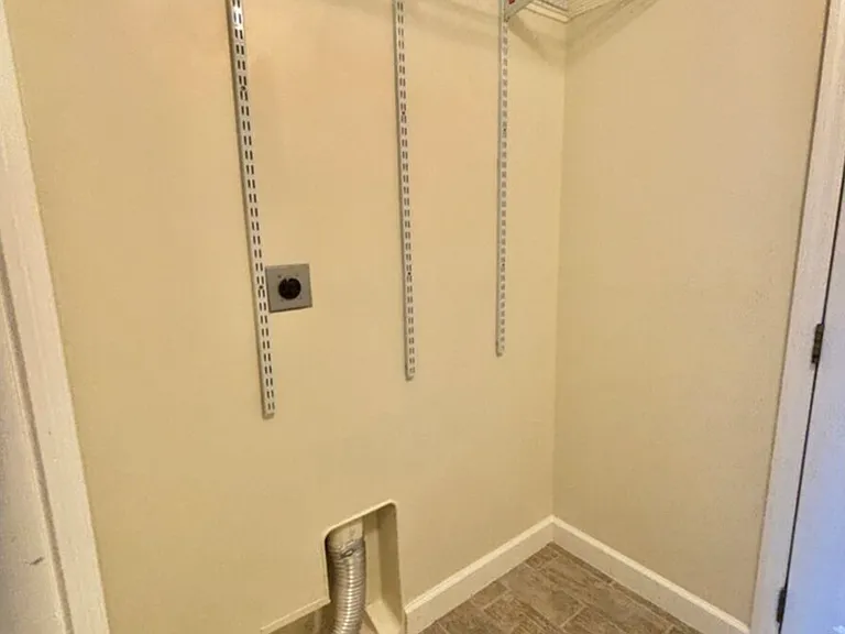 500 SE 16th Ter — Photo 11