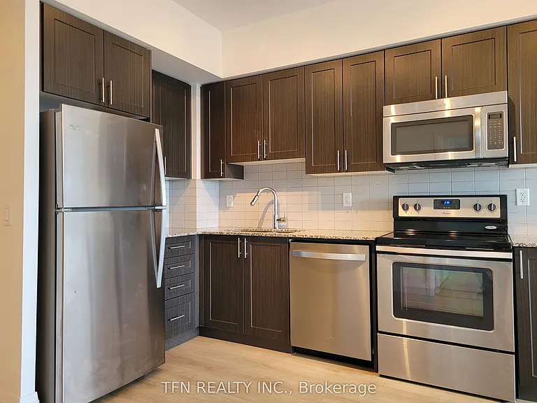 7900 Bathurst St #524 — Photo 8